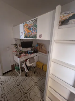 Cama alta infantil con escritorio