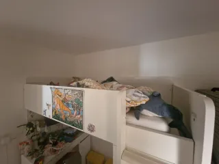 Cama alta infantil con escritorio