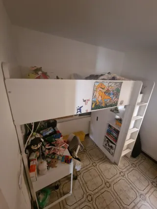 Cama alta infantil con escritorio