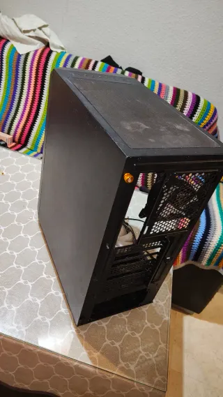 Caja PC PHOENIX "usada"