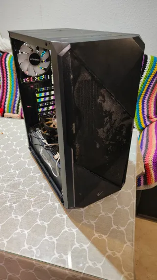 Caja PC PHOENIX "usada"