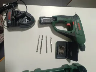 BOSCH Uneo Martillo Perforador..como nuevo