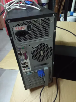 Torre Ordenador UNYKA Negra/Plata