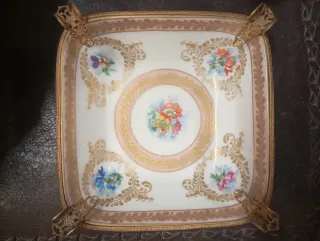 Piatto decorativo in porcellana