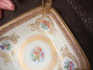 Piatto decorativo in porcellana