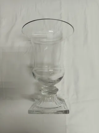 Jarrón de cristal. De Zara Home