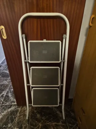 Escalera plegable 3 peldaños