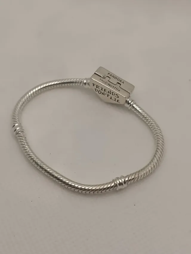 Pulsera Stranger Things Plata