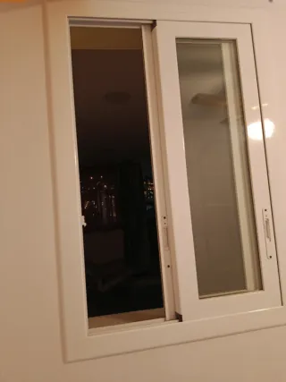 Ventana corredera aluminio blanco Ya desmontada
