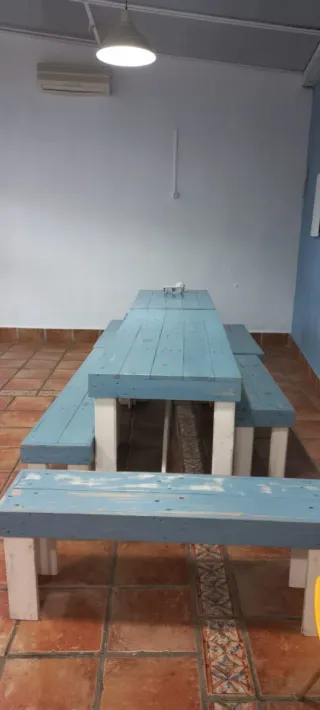 Conjunto 3 mesas y 6 bancos madera