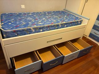 Cama nido blanca con balda a juego