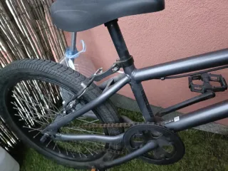 Bicicleta BMX gris
