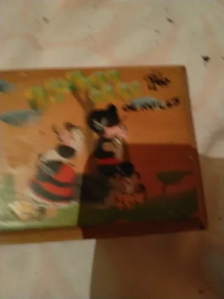 Caja de madera decorada