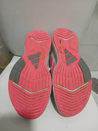 Zapatillas deportivas Adidas blancas y rosas