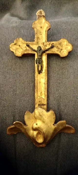 Antico Crocifisso dorato
