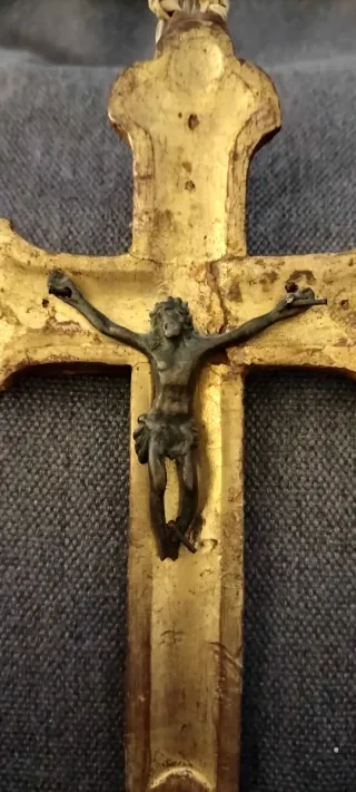 Antico Crocifisso dorato