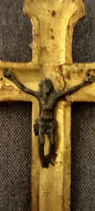 Antico Crocifisso dorato
