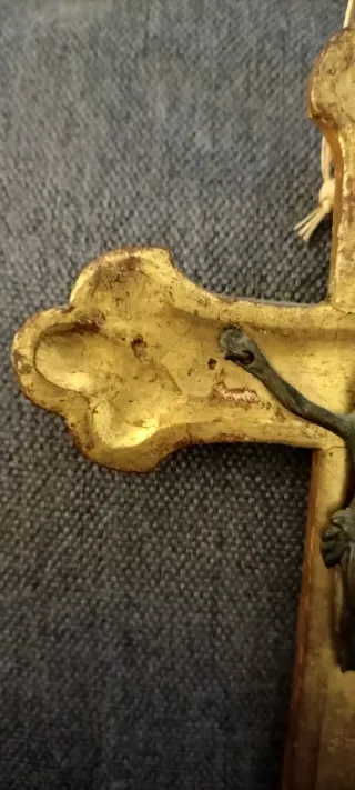 Antico Crocifisso dorato