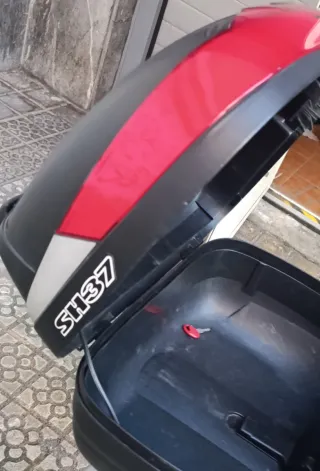 Baúl Shad 37L con Respaldo y Soporte