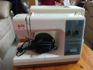 Máquina de coser Alfa 654