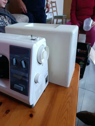 Máquina de coser Alfa 654