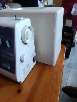 Máquina de coser Alfa 654