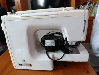 Máquina de coser Alfa 654