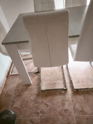 Mesa y 6 Sillas Comedor