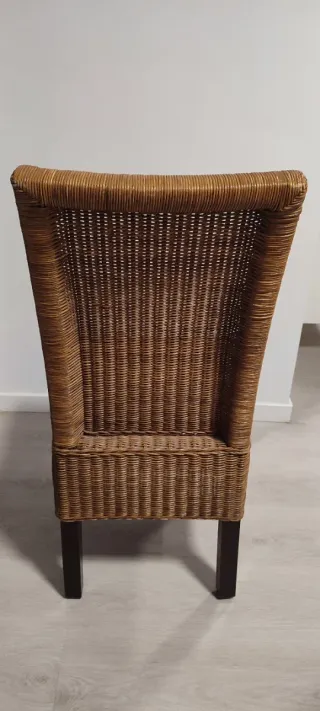 Juego 4 sillas mimbre y madera