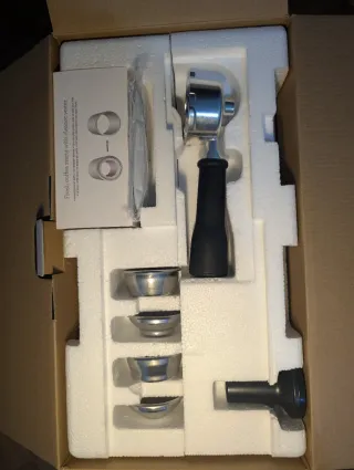 Cafetera Sage Bambino Negra Mate con accesorios