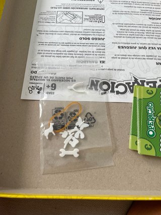 Lote 2 juegos de mesa: Camelot Jr y Operación