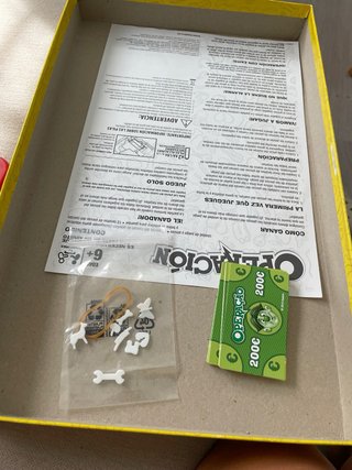 Lote 2 juegos de mesa: Camelot Jr y Operación