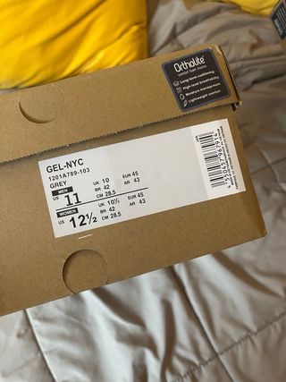 Asics Beige/Gris Zapatillas Deportivas