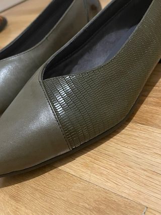 Manoletinas Pitillos Piel Verde Talla 37