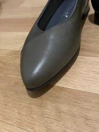 Manoletinas Pitillos Piel Verde Talla 37