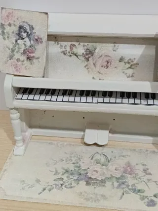 Pianoforte miniatura decorato