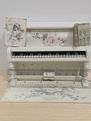 Pianoforte miniatura decorato