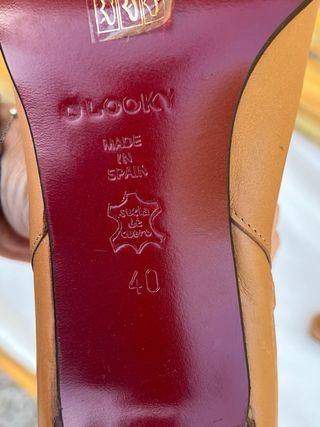 Botas de cuero marrones y negras marca Loosky