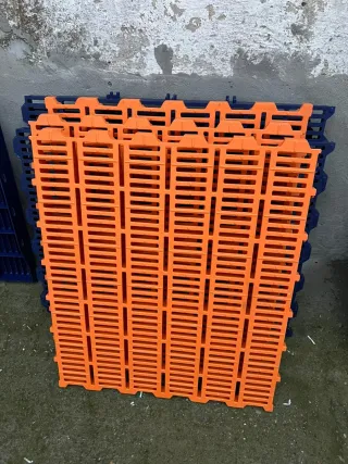 Diferentes modelos de suelos de rejilla o slats