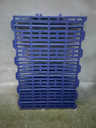 Diferentes modelos de suelos de rejilla o slats