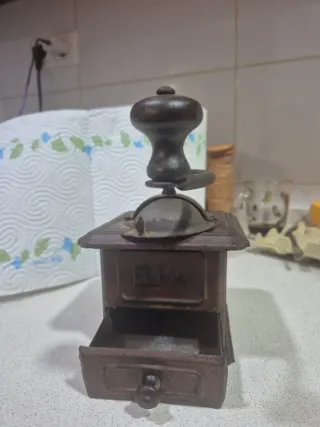 Molinillo de café de hierro Elma