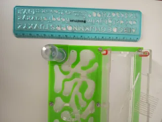 Formicaio in metacrilato con design a tunnel