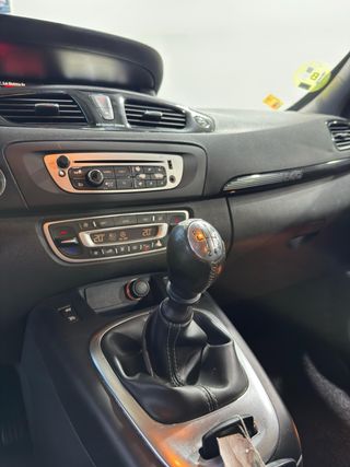 Renault Grand Scenic 2013