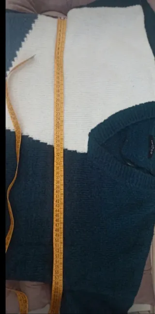 Jersey geométrico beige y azul