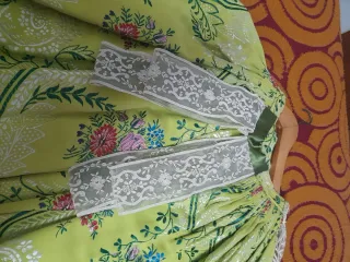 1 Traje de Fallera mas 2 corpiños