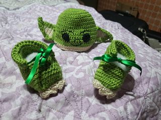 Gorrito y Zapatitos Crochet Yoda