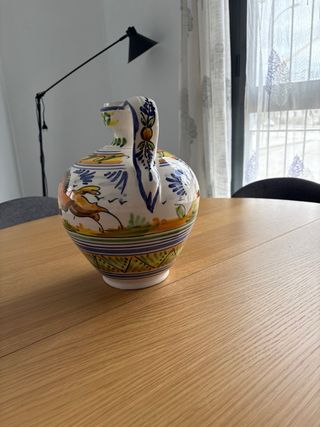 Jarra cerámica pintada a mano Talavera