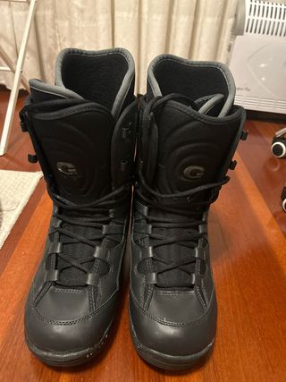 Botas Snowboard GNU Talla 42.5 . Dos días de uso.