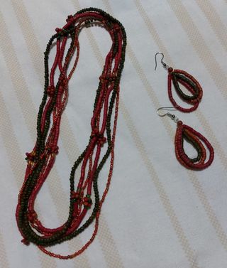 Conjunto collar y pendientes artesanal
