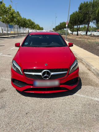Mercedes-Benz A 180 con acabado AMG Line, gasolina